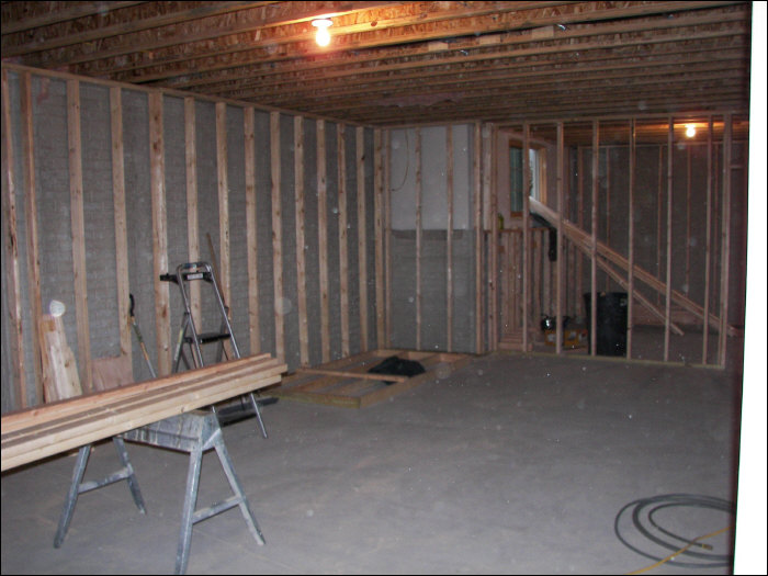 Before picture of Milwaukee basement livign room