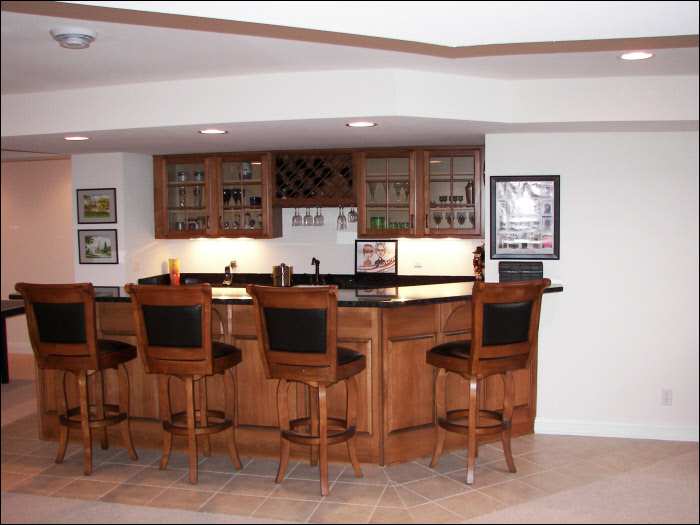 Hartland basement wet bar remodel